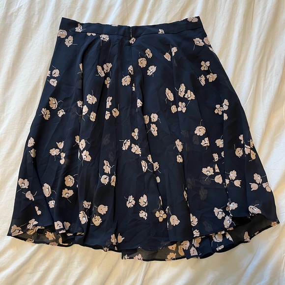 Ann Taylor Navy Floral Skirt - Picture 2 of 3
